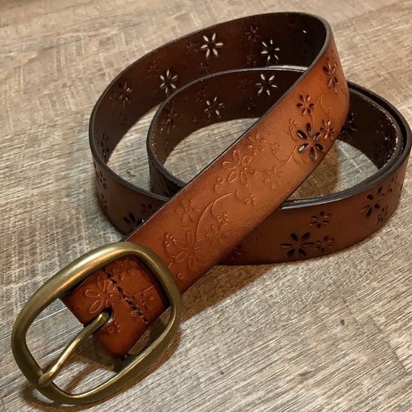 Accessories - Leather belt with punched floral motif 36-41”